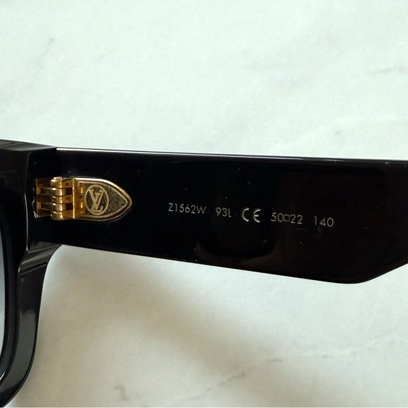 LOUIS VUITTON Rendez-Vous Square monogram Sunglasses - Picture 7 of 8